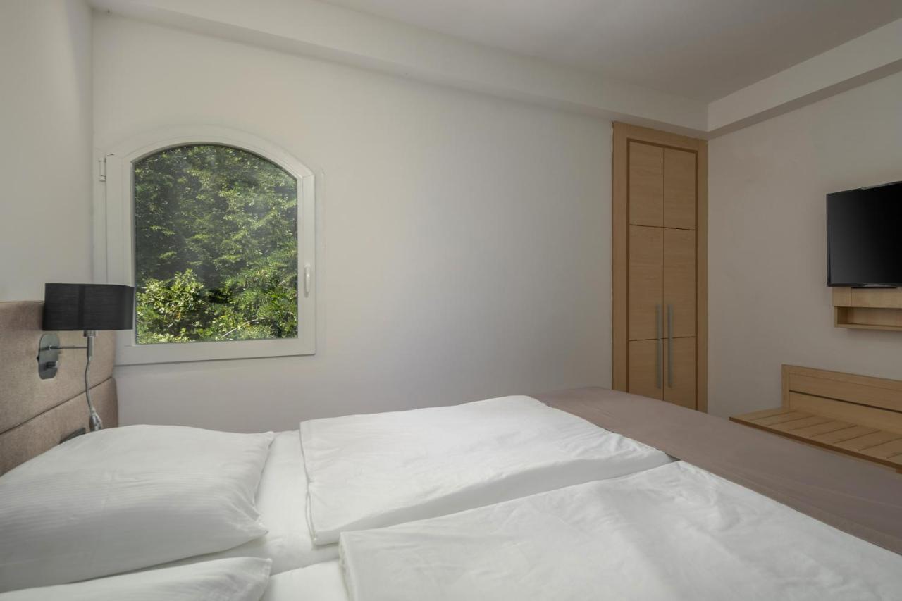 Hotel Delfin Omišalj Eksteriør billede
