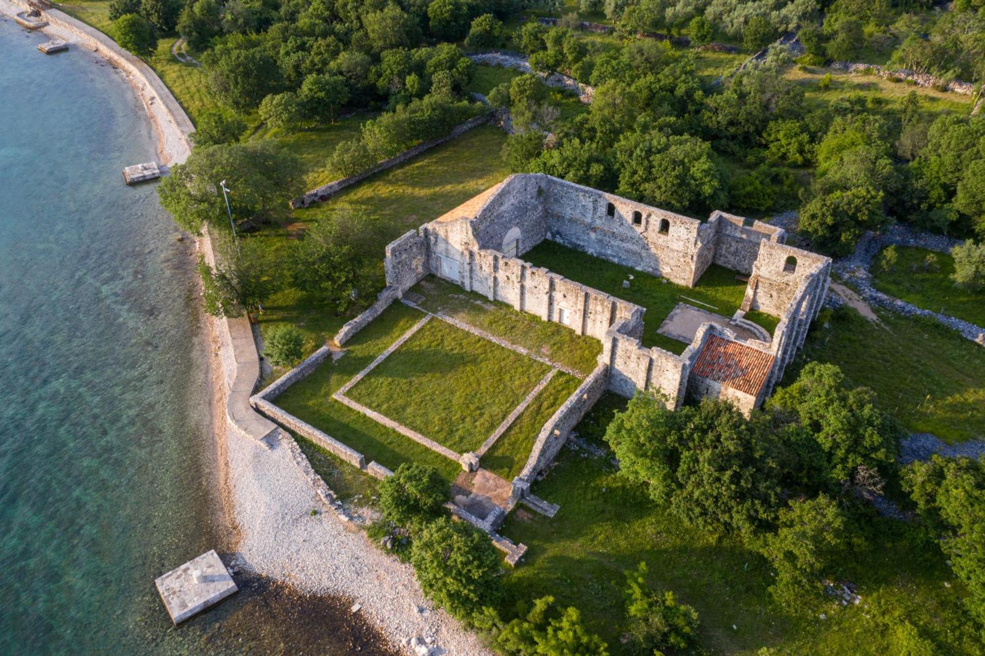 Hotel Delfin Omišalj Eksteriør billede