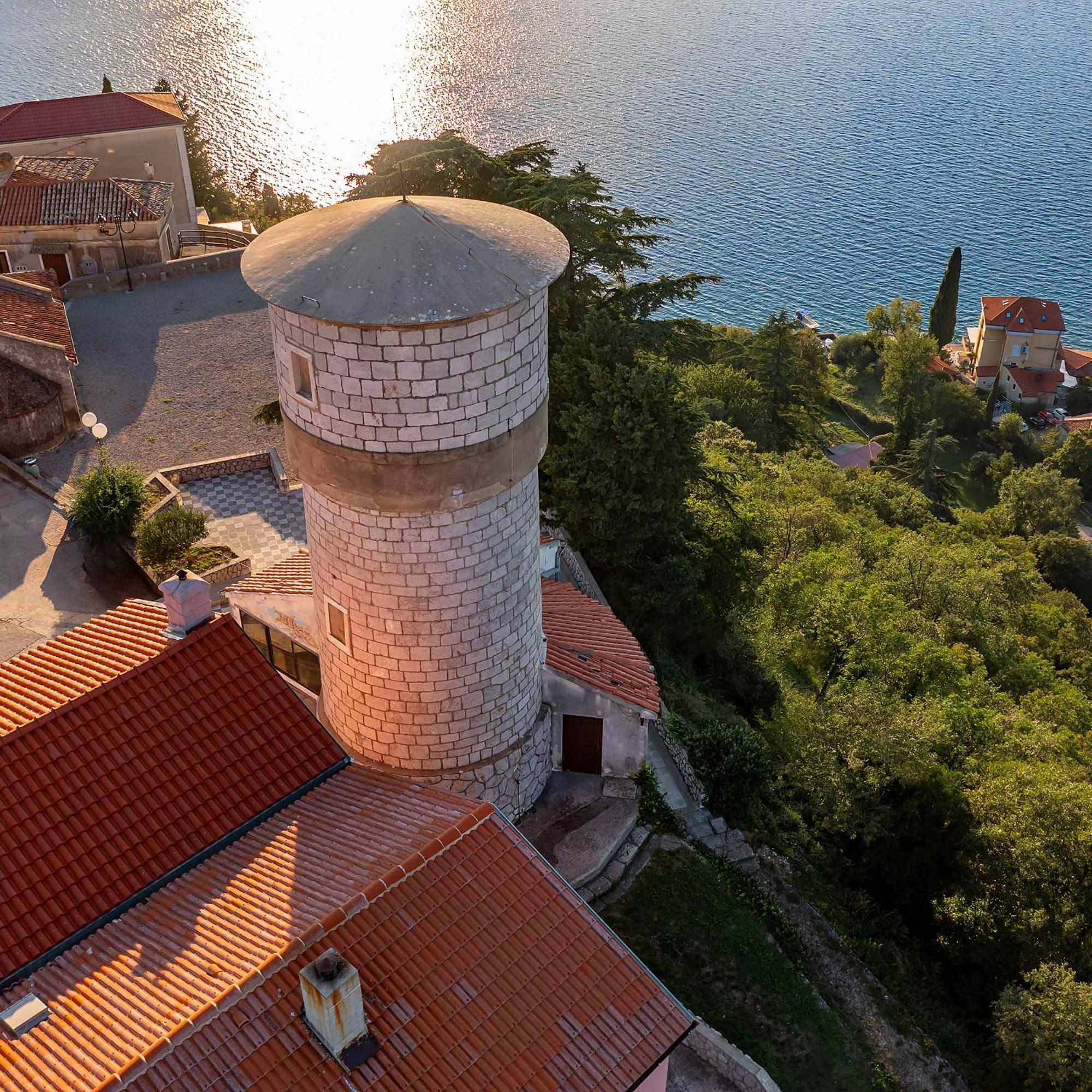 Hotel Delfin Omišalj Eksteriør billede
