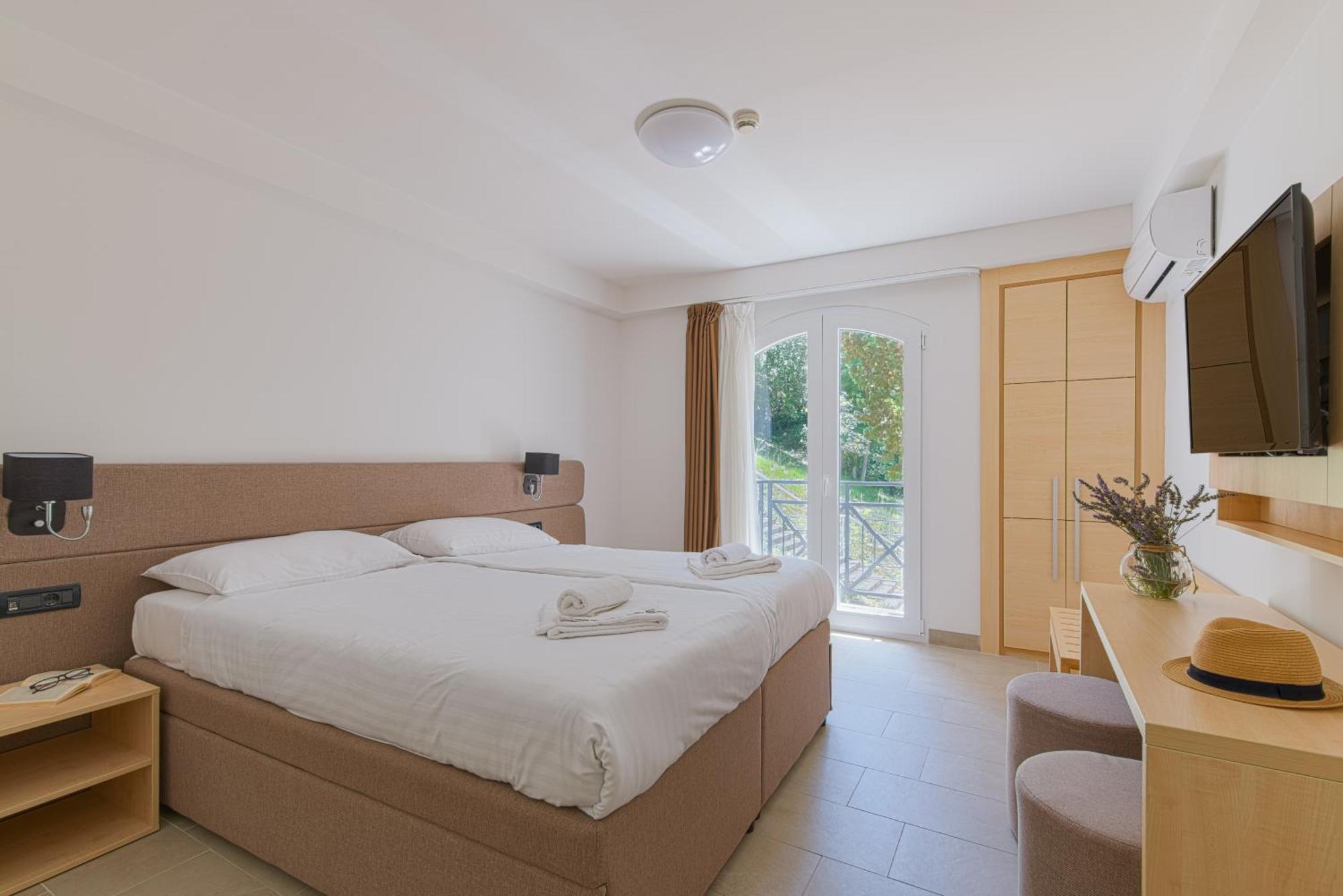 Hotel Delfin Omišalj Eksteriør billede